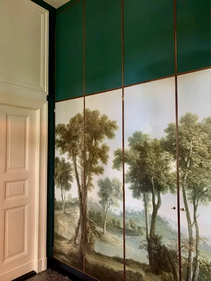 Handgezeichnete Panoramatapete in einer Berliner Architektenwohnung, von uns tapeziert